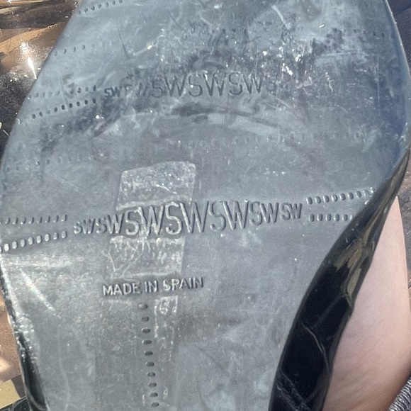 Stuart Weitzman - Patent Croc Ankle Boot Size 7 - Picture 6 of 9